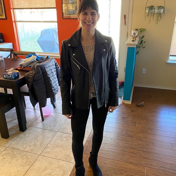 Leather jacket - Picture 2 of 8